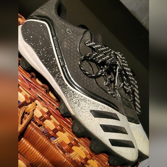 adidas Other - Adidas soccer shoes young/men 4.5
